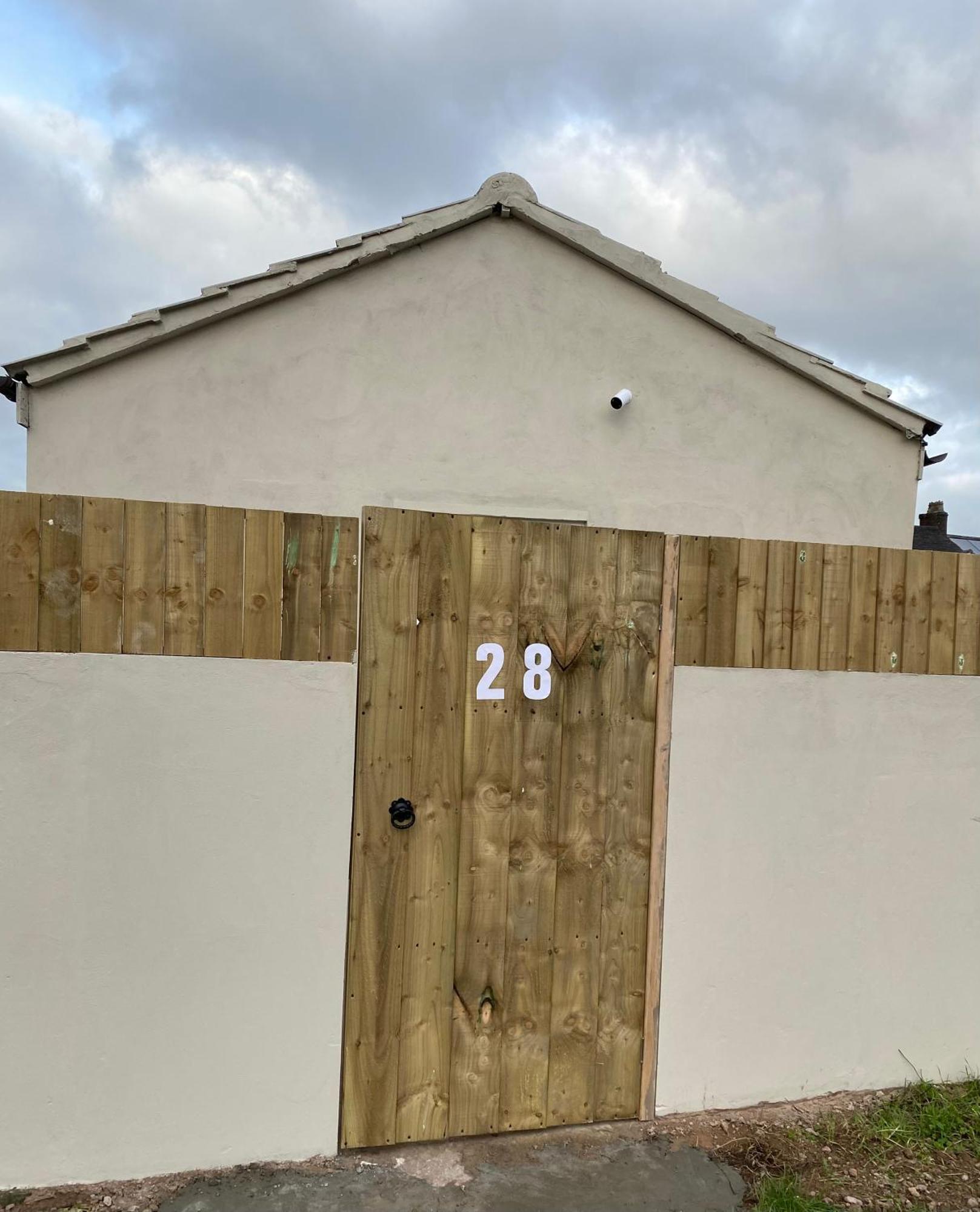A Spacious Double Bed Studio Stoke-on-Trent Esterno foto